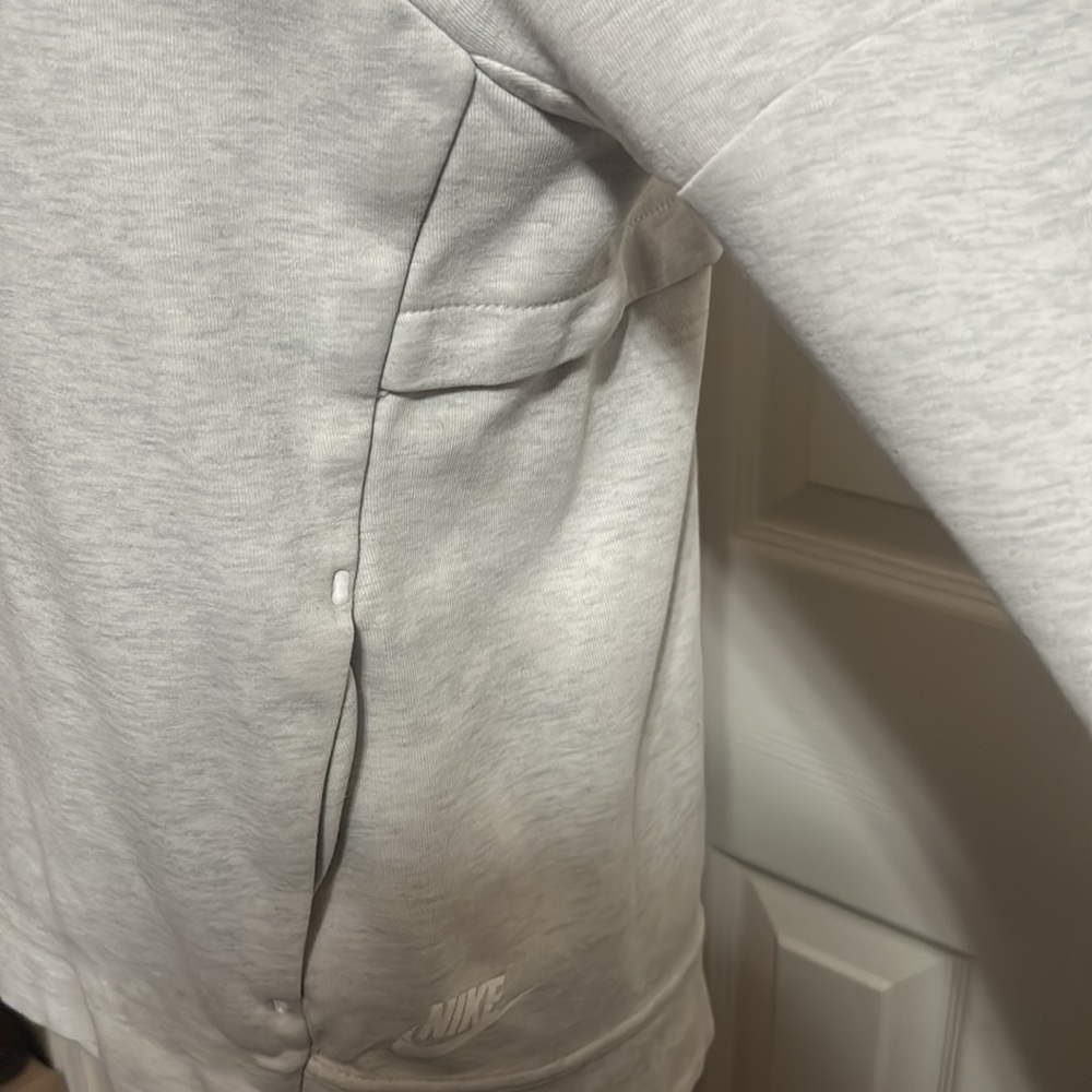 Nike Women’s Hoodie w/ Large Hood White/Very light grey color Size XS Like new - Picture 5 of 13